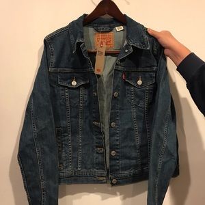 NWT: Levi’s Original Trucker Jean Jacket
